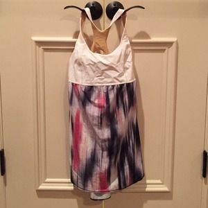 Lululemon tank top.