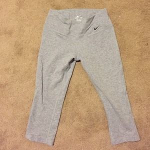 Grey Nike Dri-fit cropped yogas/leggings