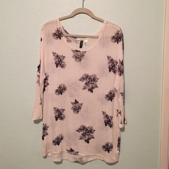 "Divided" sweater - M - white with grey flowers