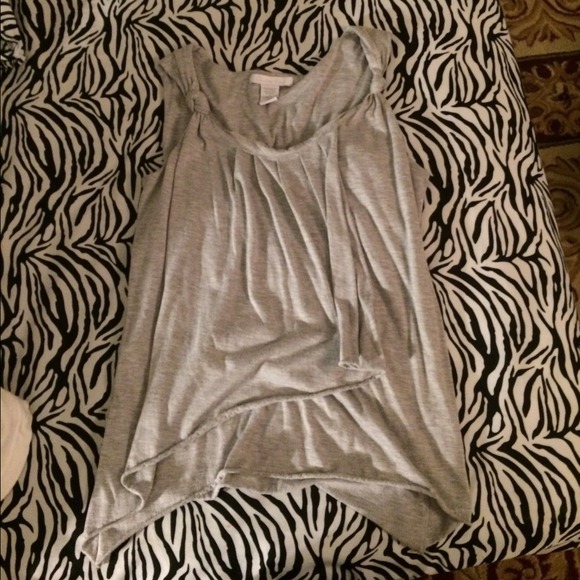Gray tank with layers