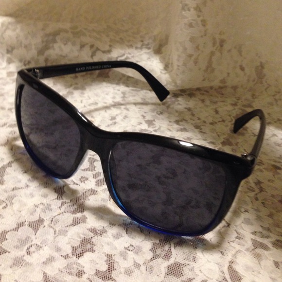 Dark shade eyeglasses