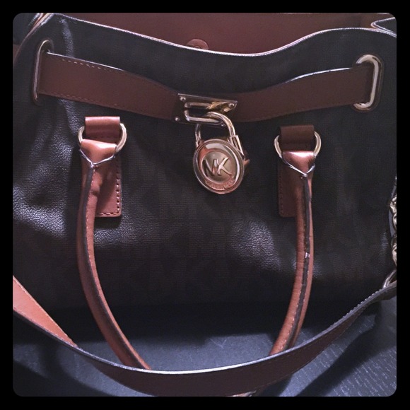 MICHAEL MICHAEL KORS
HAMILTON MEDIUM LOGO SATCHEL