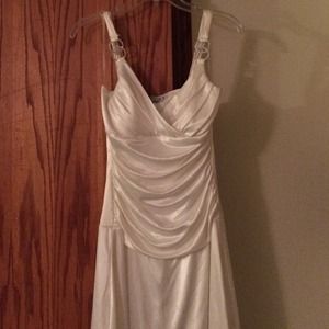Beautiful white polyester accented dress