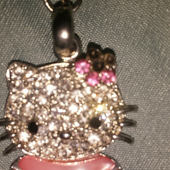 Hello Kitty Neclace - Picture 2 of 3
