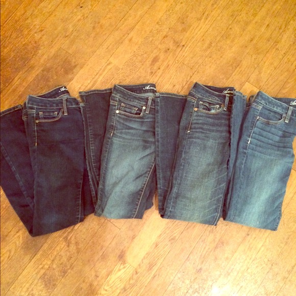 Bundle of American Eagle jeans!