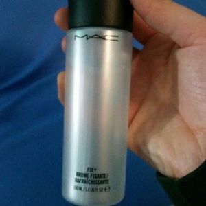 Mac  skin refresher/finishing spray