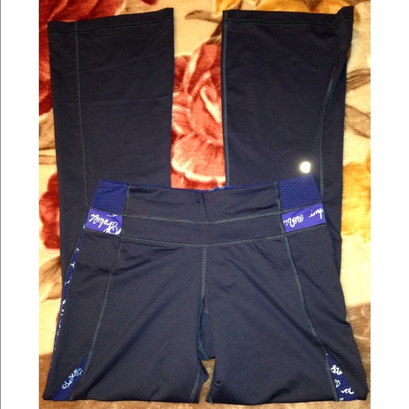 💢SOLD💢Lululemon Wet Dry Warm Yoga Pant NWOT - Picture 2 of 4
