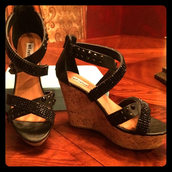 ❤️❤️CUTE Black Wedges