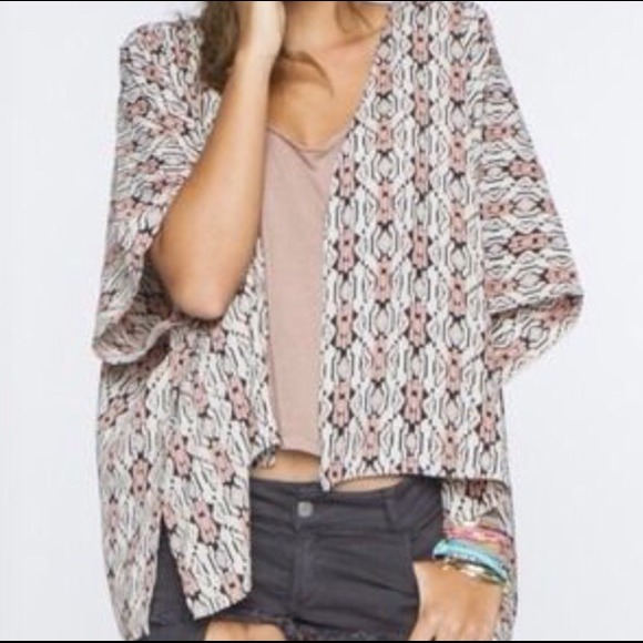 BRANDY MELVILLE Kimono
