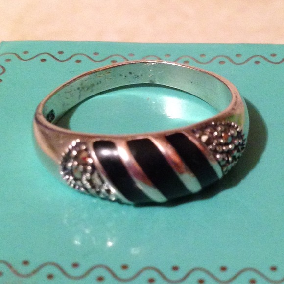 ❌❌SOLD❌❌Size 8.5 Sterling Silver Onyx Ring