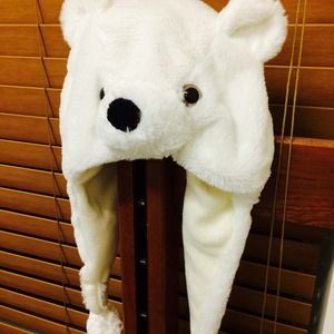 Cute polar bear hat!