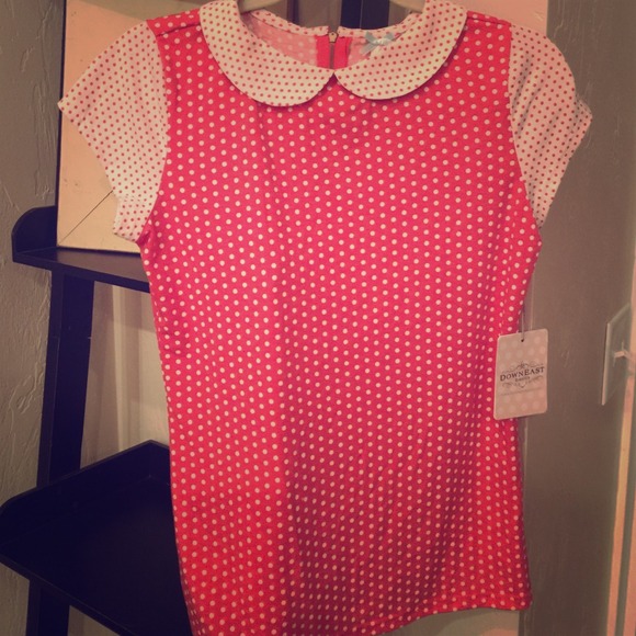 DownEast top.  NWT size Med