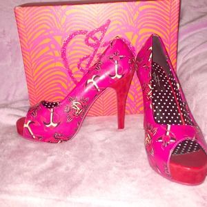 ⚓️Love Me Now? Peep Toe Platform Heels🌹