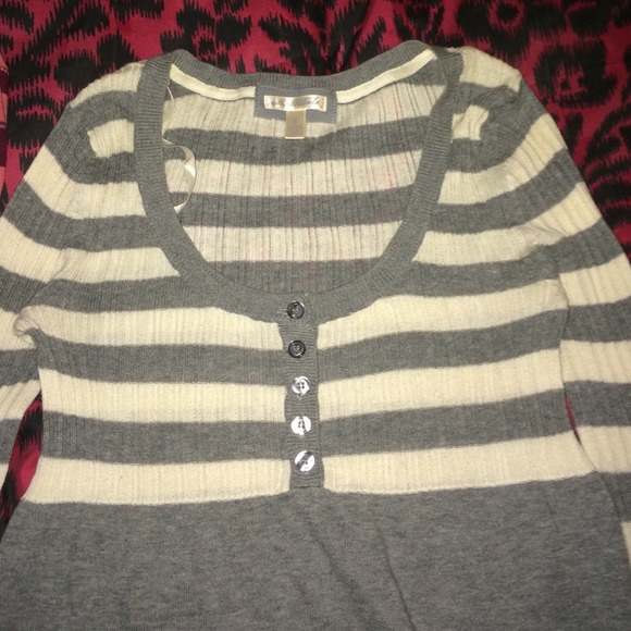 Bundle: long sleeve top & sweater - Picture 2 of 3