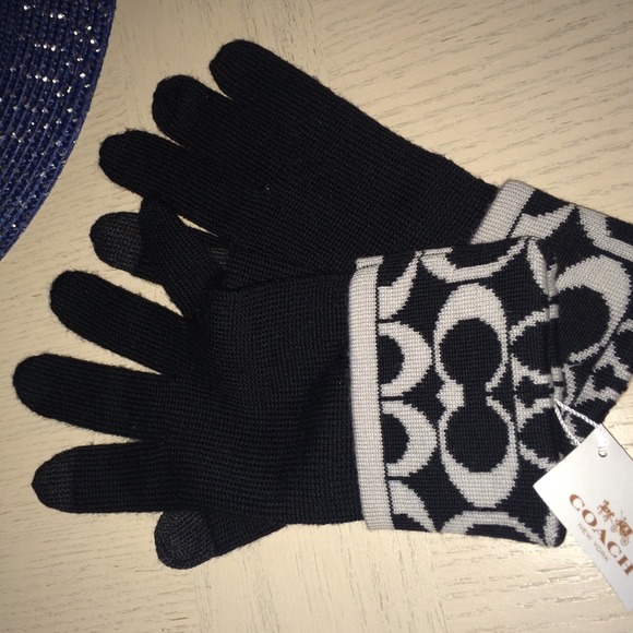 Coach gloves