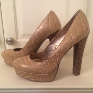 Bcbg nude heels