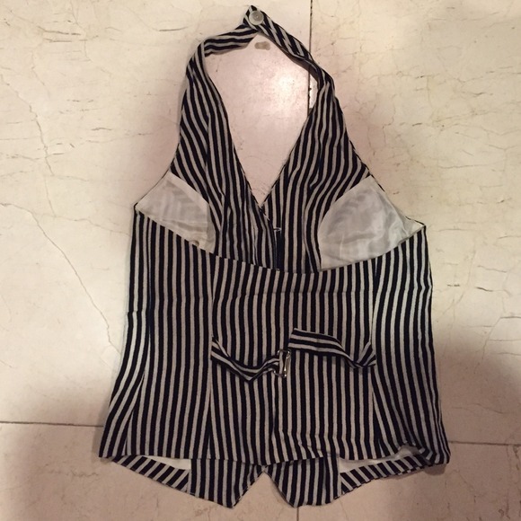 Vest - Picture 3 of 3