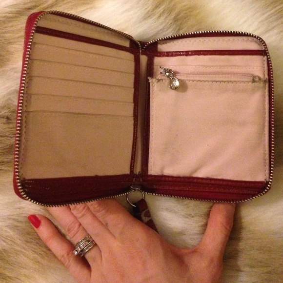 🚩SOLD🚩Coach Wallet - Picture 2 of 4