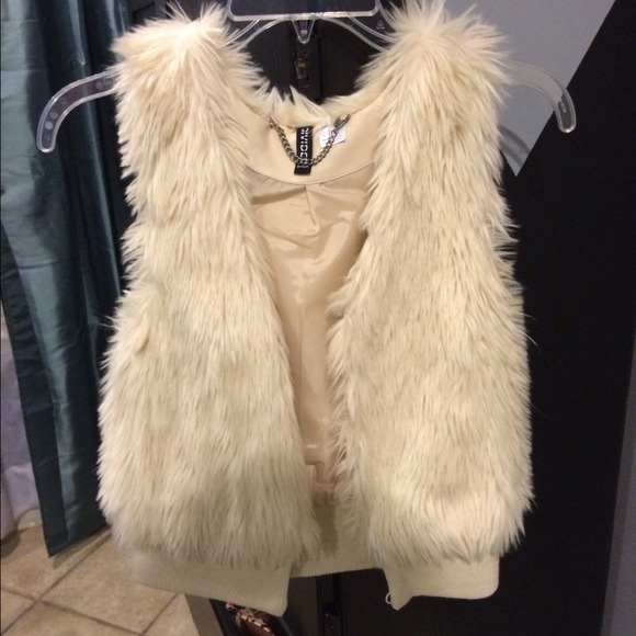 Fur vest