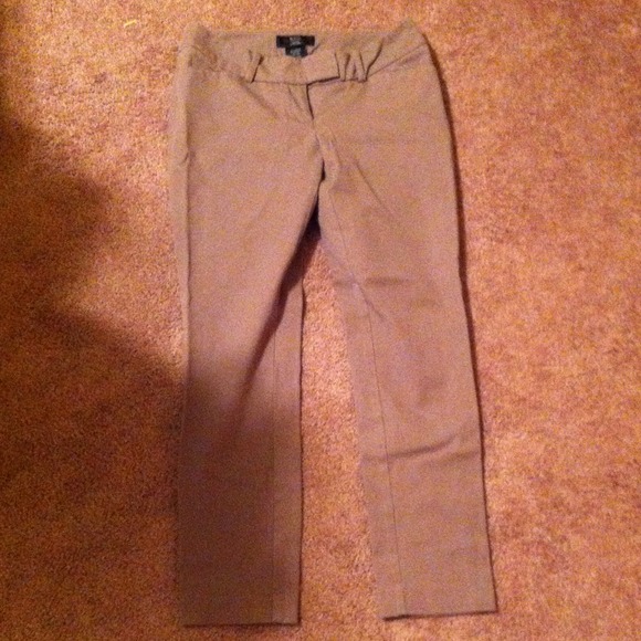 Skinny legged dress pant