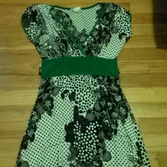 Black white and green top