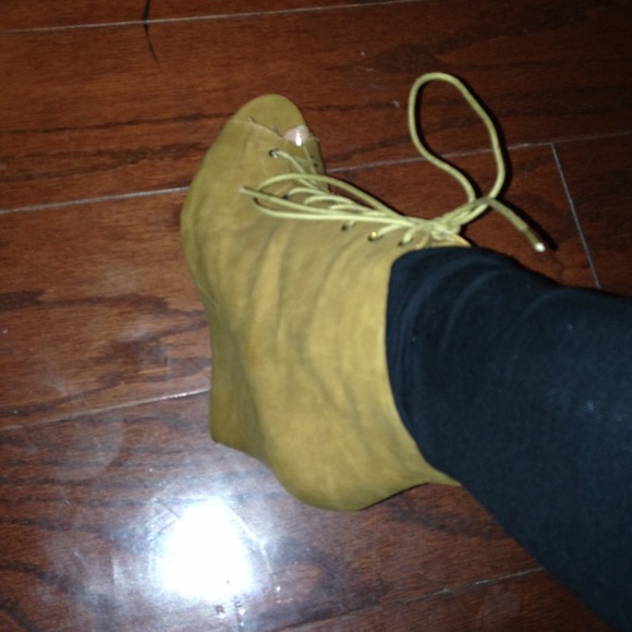 Wedge - Picture 2 of 4