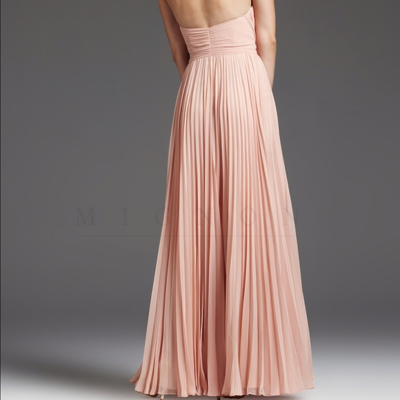 ✨✨HOSTPICK✨✨ Mignon prom dress - Picture 3 of 3