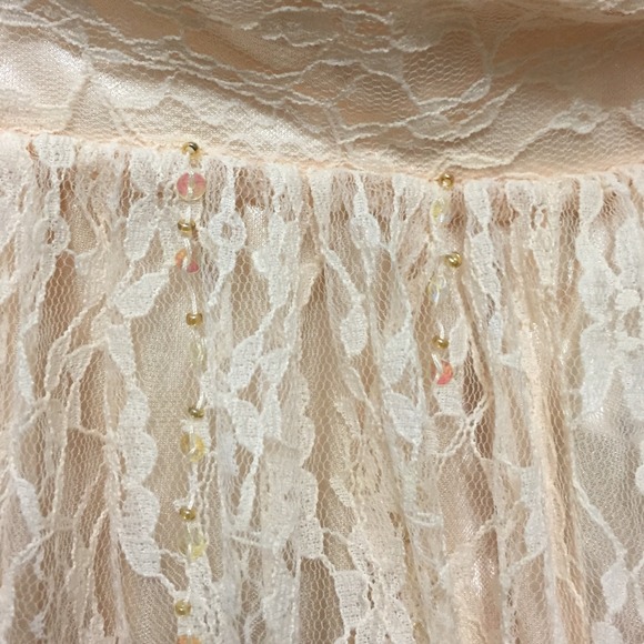 Lace light peach skirt - Picture 3 of 3