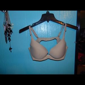VS nude bra