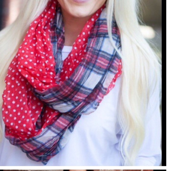 ❌SOLD OUT ❌ Plaid & Polka Dot Infinity Scarf - Picture 4 of 4