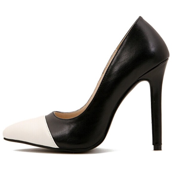 4" Pointed Toe Color-Block Pumps - Picture 2 of 2