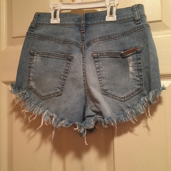High waste distressed shorts - Picture 2 of 3