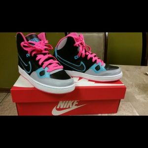 SOLD!! FINAL SALE! Nike Sons of Mars