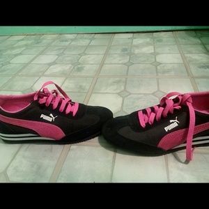 I'm selling these puma eco ortholites.