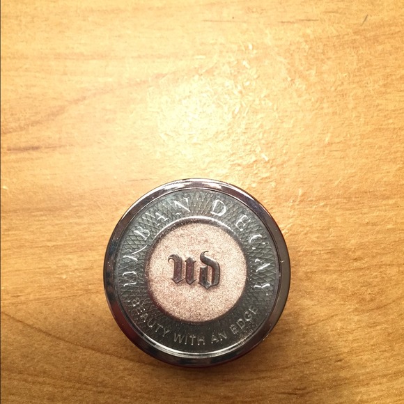 Urban decay eyeshadow - Picture 1 of 3