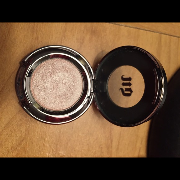 Urban decay eyeshadow - Picture 2 of 3
