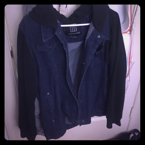 Paramore Jean jacket hoodie size medium
