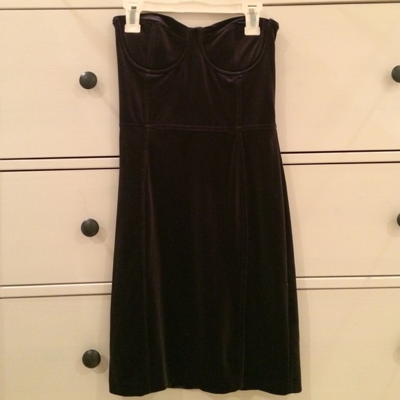 Velvet strapless Dress