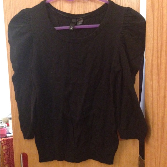 H&M Tops - H&M puffy shoulder fitted black sweater H&M Tops - H&M puffy shoulder fitted black sweater