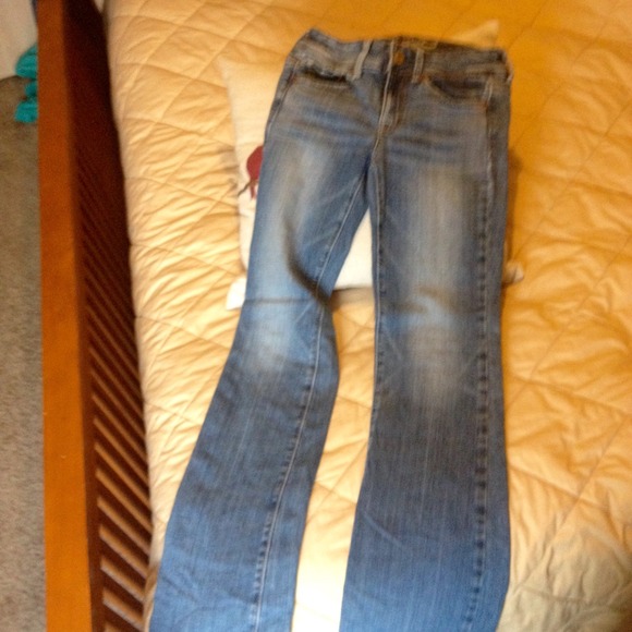 Light Wash AE Jeans