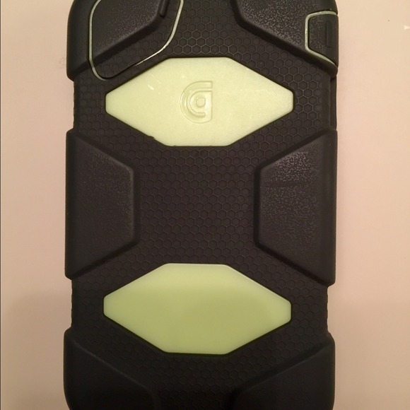 Survivor Iphone 4 case