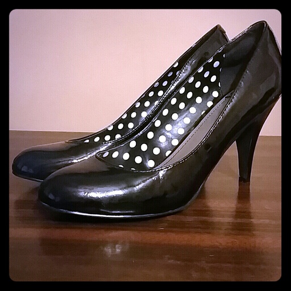 Black fergalicious pumps