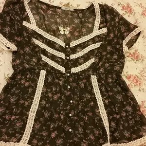 Flower with lace blouse