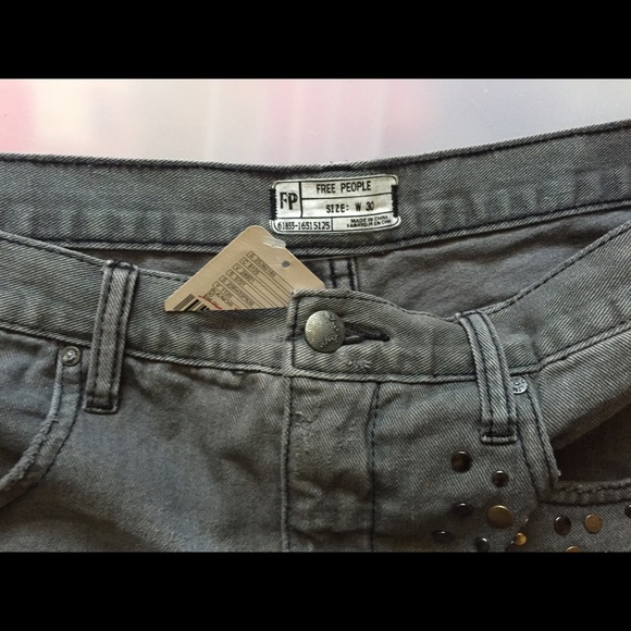 🎉SALE! Free People distressed studded shorts. NWT - Picture 3 of 4