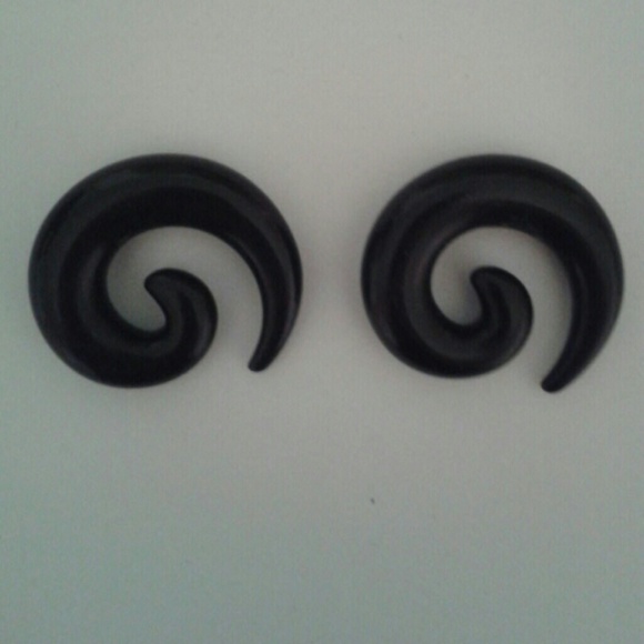 Black spiral gauges