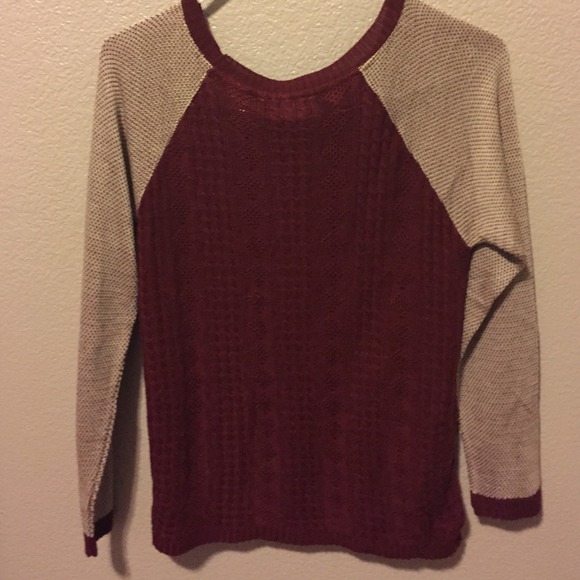 Red sweater - Picture 3 of 3