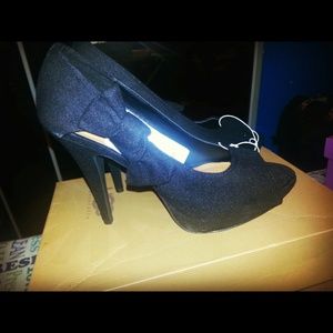 Black Pumps suede with bow brand new WT
