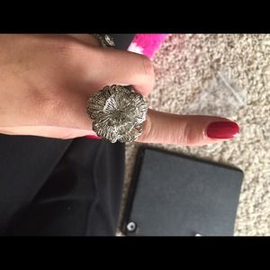 Stella & Dot Flower Ring