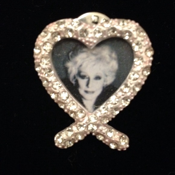 SOLD 😉 Broach