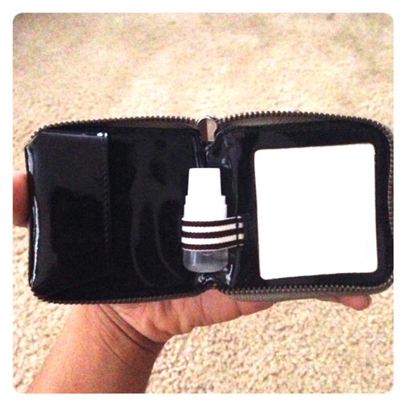 Contact Case by Henri Bendel